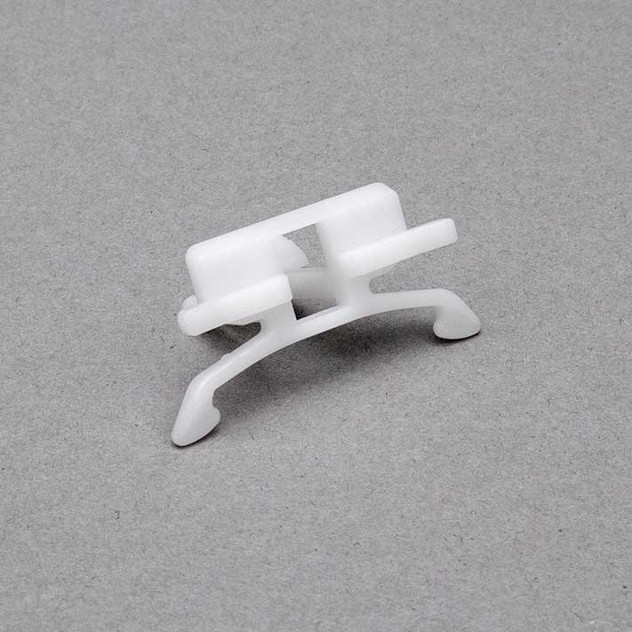84-88 Center Door Molding Clip