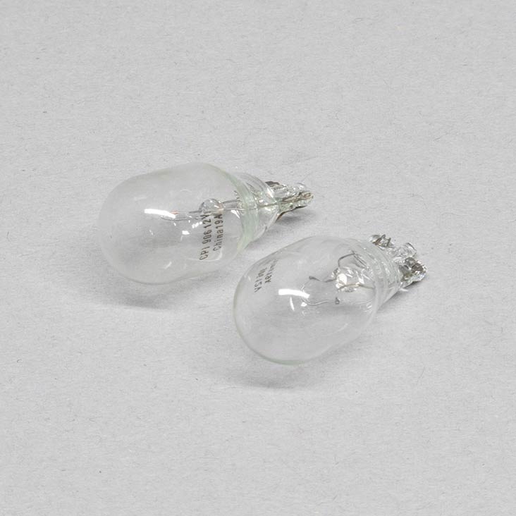 84-88 Dome Light Bulbs (2)